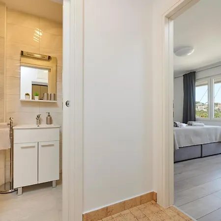 Apartment Stella Old Town Trogir, With Balcony *