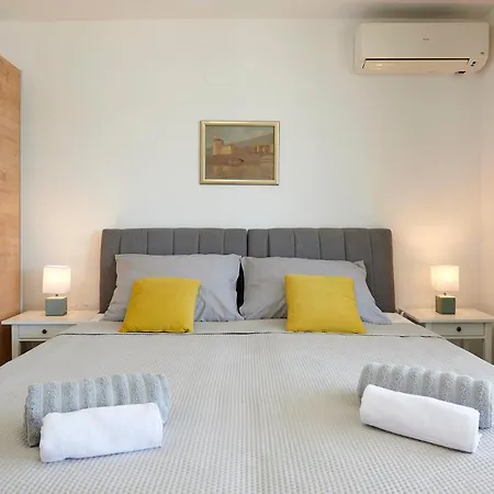 Apartment Stella Old Town Trogir, With Balcony