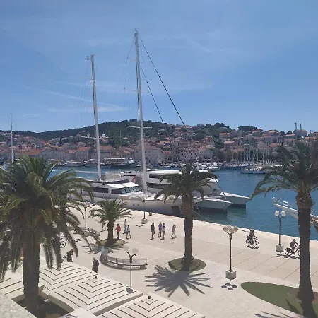 公寓 Stella Old Town Trogir, With Balcony 特罗吉尔
