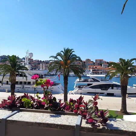 Stella Old Town Trogir, With Balcony * トロギール