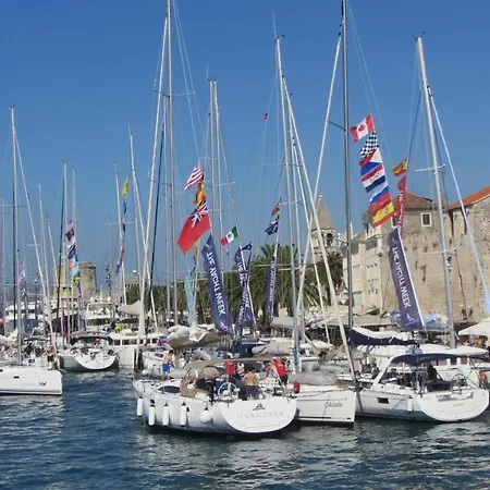 Stella Old Town Trogir, With Balcony アパート