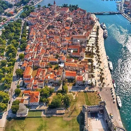 Stella Old Town Trogir, With Balcony アパート トロギール