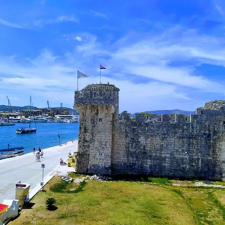 アパート Stella Old Town Trogir, With Balcony