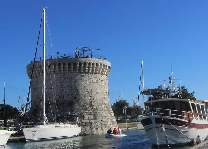 Stella Old Town Trogir, With Balcony * تروغير