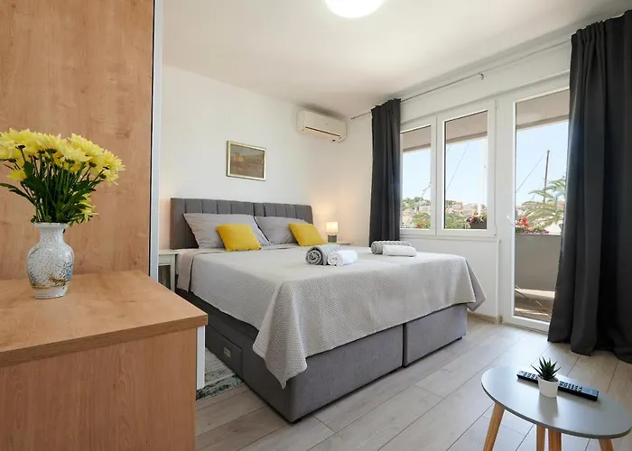 Stella Old Town Trogir, With Balcony * تروغير