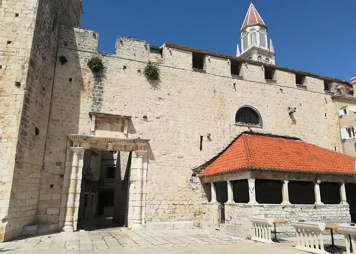 Stella Old Town Trogir, With Balcony * تروغير