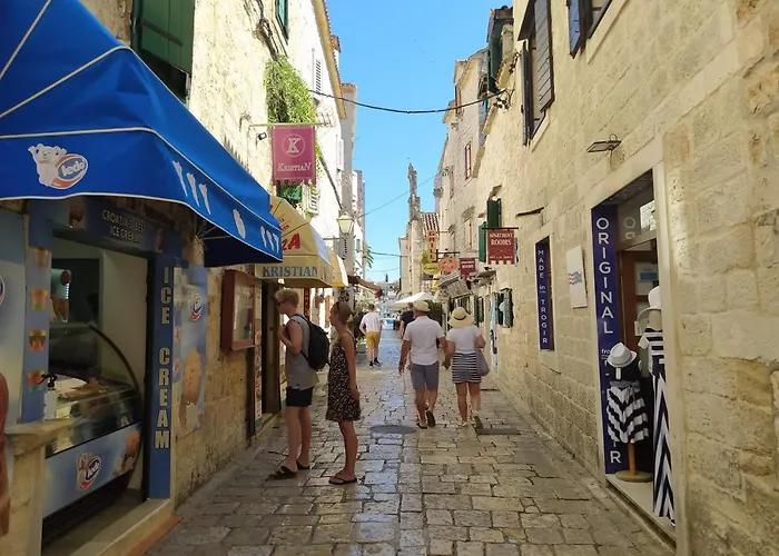 Stella Old Town Trogir, With Balcony * تروغير