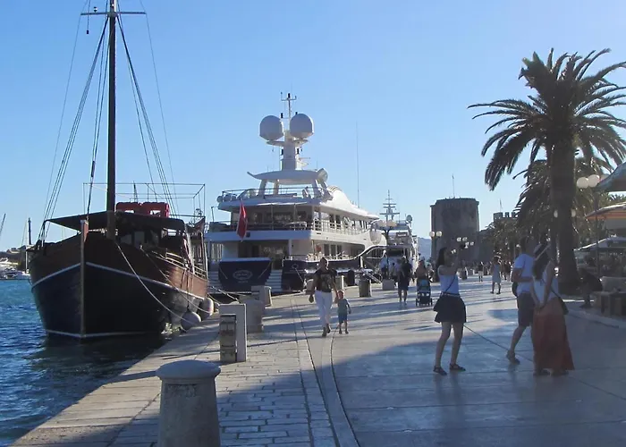 Stella Old Town Trogir, With Balcony * تروغير