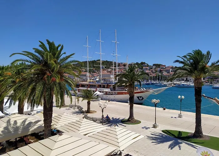 Stella Old Town Trogir, With Balcony * تروغير